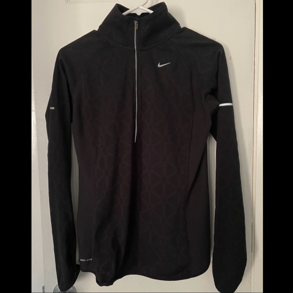 Nike medium weight dry fit jacket. Size M.
